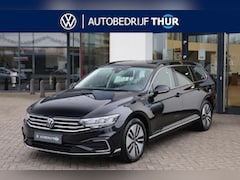 Volkswagen Passat Variant - 1.4 TSI PHEV GTE Business wegklapbare trekhaak achteruitrijcamera navigatie stoelverwarmin
