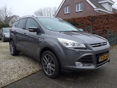 Ford Kuga - 1.6 Titanium Pl. 4WD Aut Pano Trekhaak