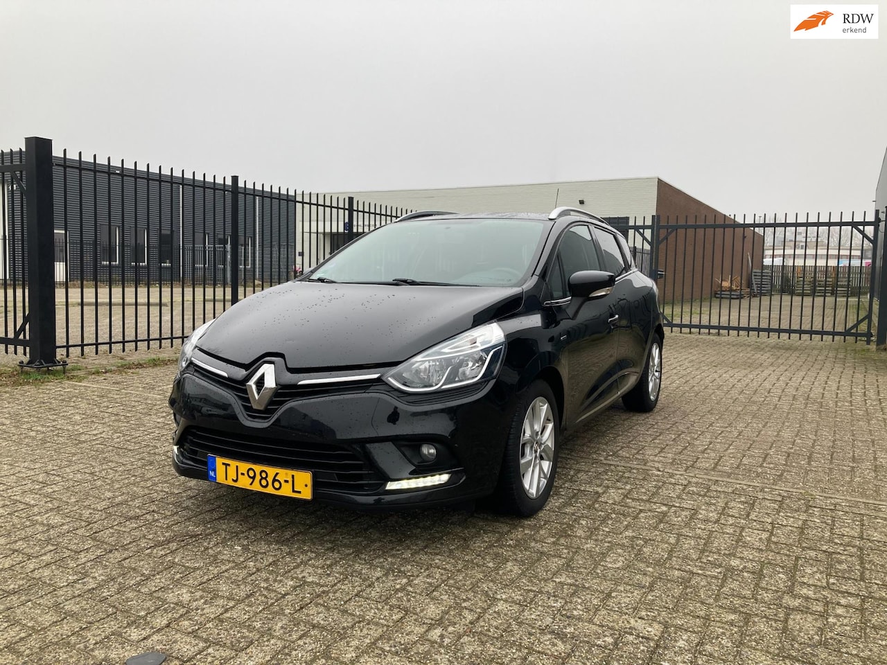 Renault Clio Estate - 0.9 TCe Limited Airco,Navi,Keyless,Pdc,... - AutoWereld.nl