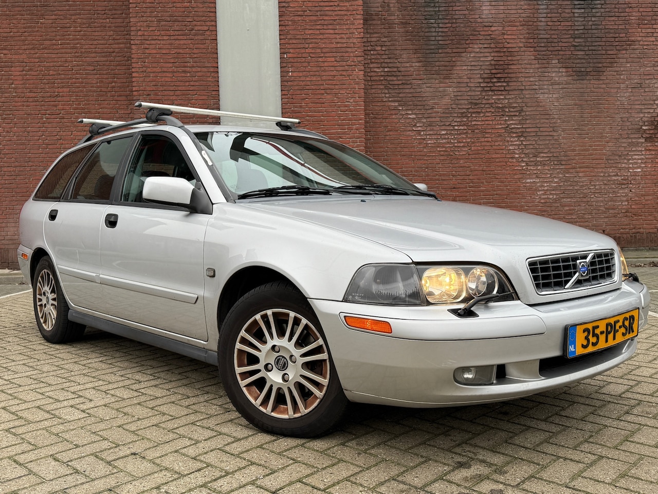 Volvo V40 - 1.8 Europa|AIRCO|TREKHAAK|INRUILKOOPJE - AutoWereld.nl