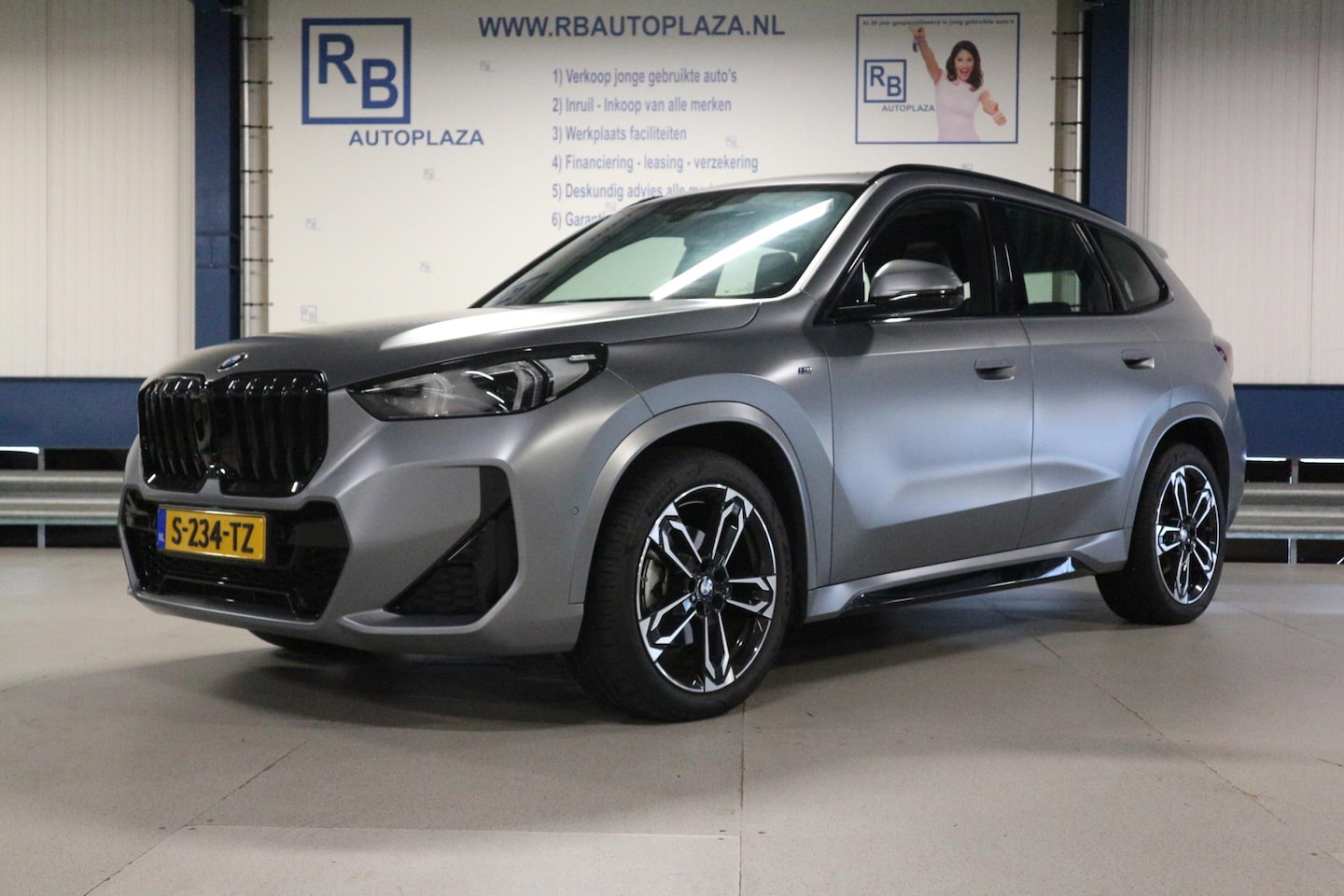 BMW X1 - SDrive18i AUT + M-SPORT + PANO + BTW + GARANTIE 12 MND ! ! ! - AutoWereld.nl