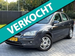 Ford Focus - 1.6-16V Ghia/Cruise/Airco/Automaat/Trekhaak