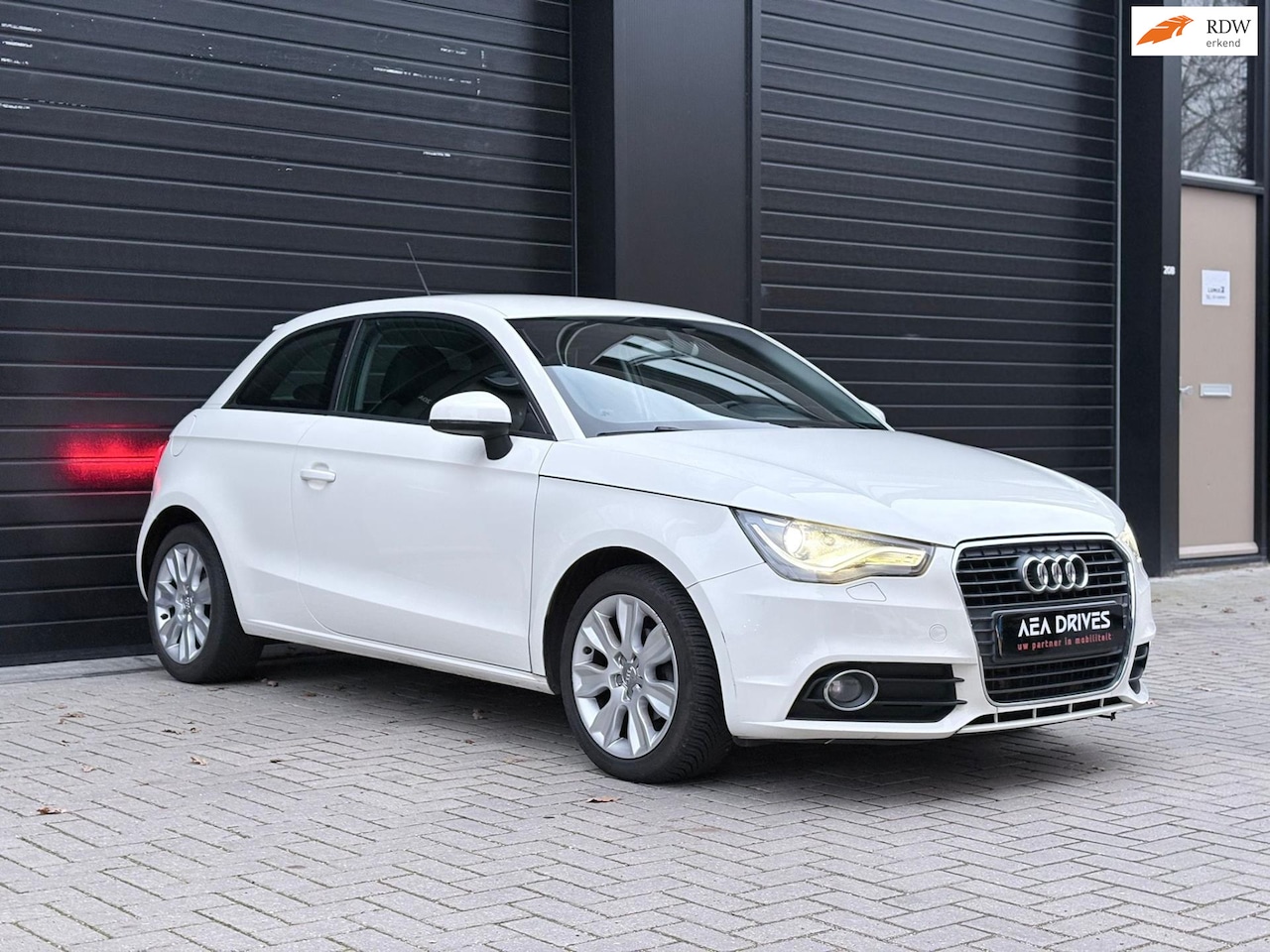 Audi A1 - 1.2 TFSI • Ambition Pro Line Business • Stoelverwarming • Verwarmbare buitenspiegels • Dea - AutoWereld.nl