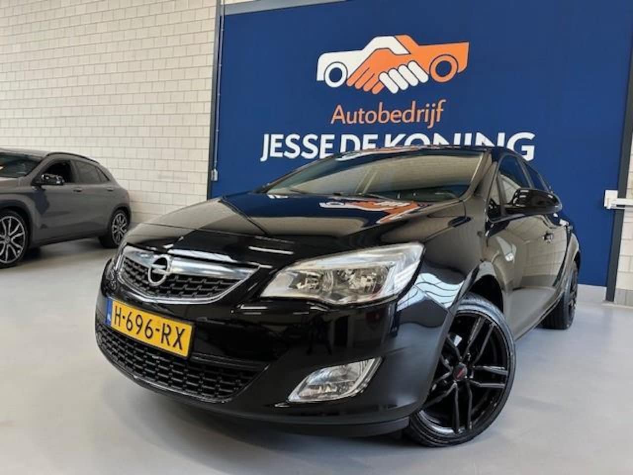 Opel Astra - 1.4 Turbo Sport /bj.2011 / kleur:zwart / 5 deurs / NAP met 148656 km./ APK 12/2026 / Clima - AutoWereld.nl