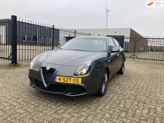 Alfa Romeo Giulietta - 1.4 T Distinctive, Automaat, Cc, Navi, Pdc,