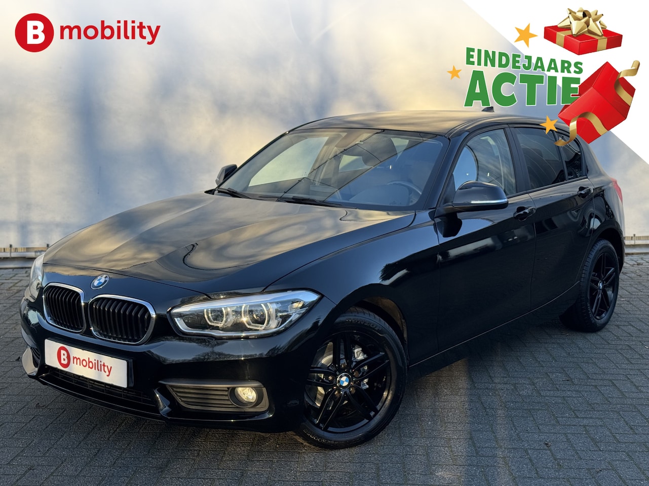 BMW 1-serie - 116i Sport Stoelverwarming | Navigatie | LED Koplampen | PDC Achter | - AutoWereld.nl