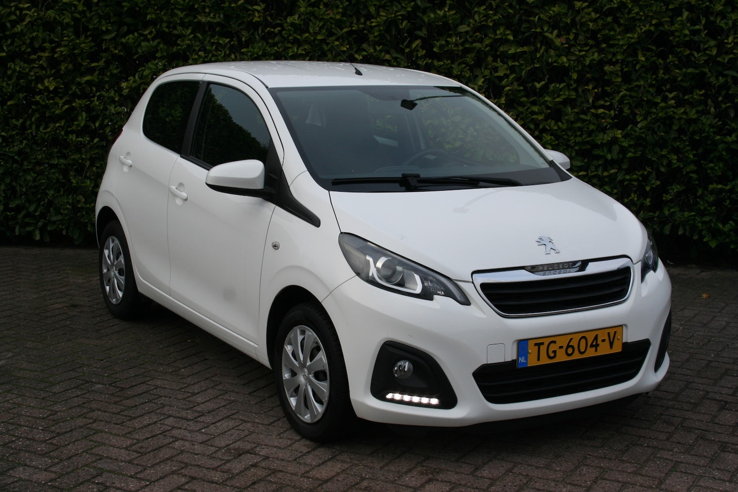 Peugeot 108 - 1.0 e-VTi 68pk 5D Blue Lease - AutoWereld.nl