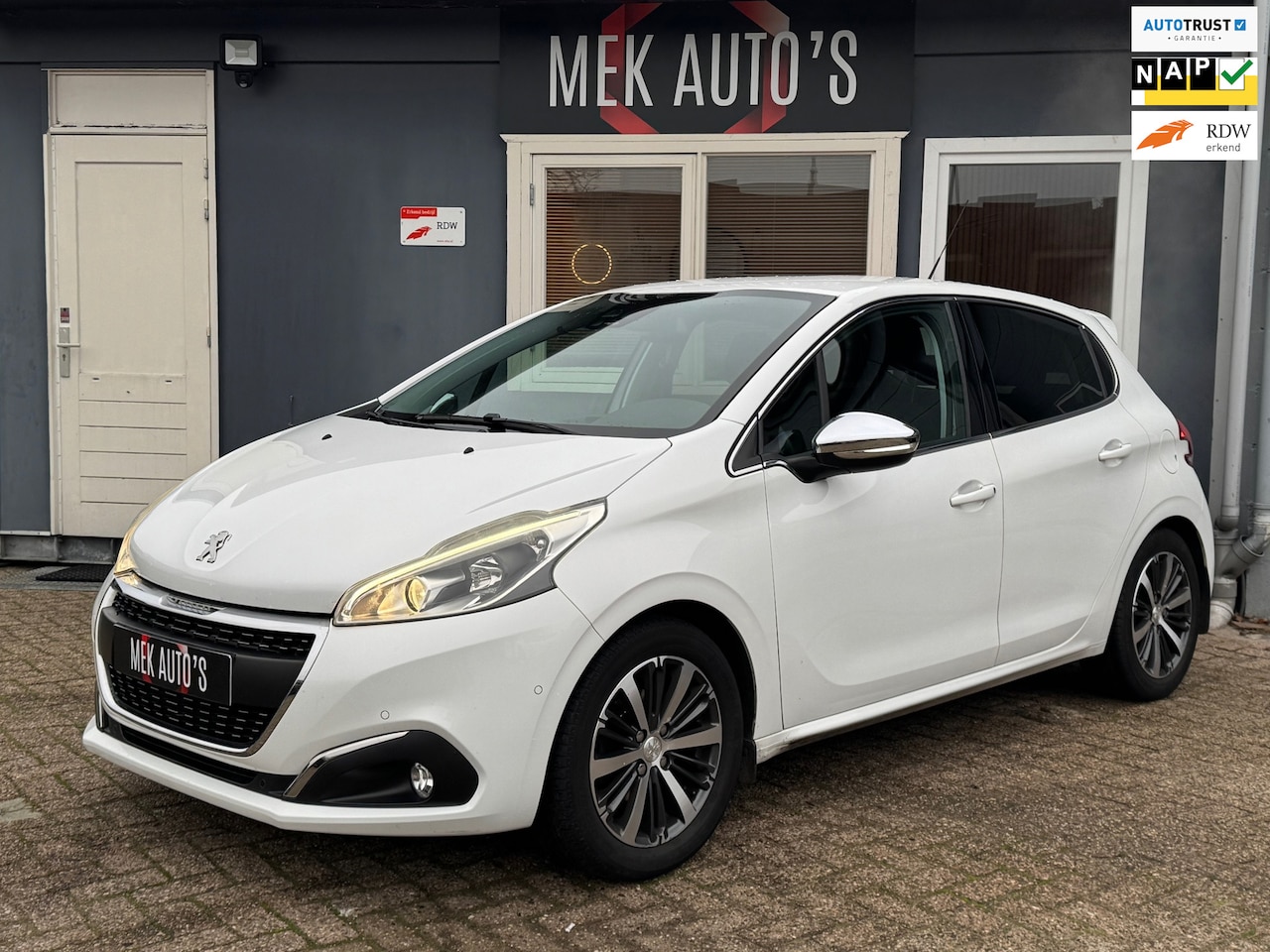 Peugeot 208 - 1.2 PureTech Allure|1e Eigenaar|Camera|Carplay| - AutoWereld.nl