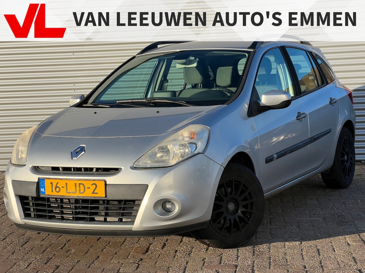 Renault Clio Estate - 1.2 TCE Sélection Business | Airco (automatisch) | Cruise control | Trekhaak - AutoWereld.nl