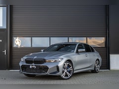 BMW 3-serie - 330e xDrive M-Sport|HuD|Carbon|M-schaalstoelen|Ambi|