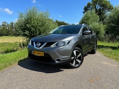 Nissan Qashqai - 1.2 N-Connecta / Navigatie / Goed onderhouden / Camera / Lm Velgen / Panorama dak / Climat