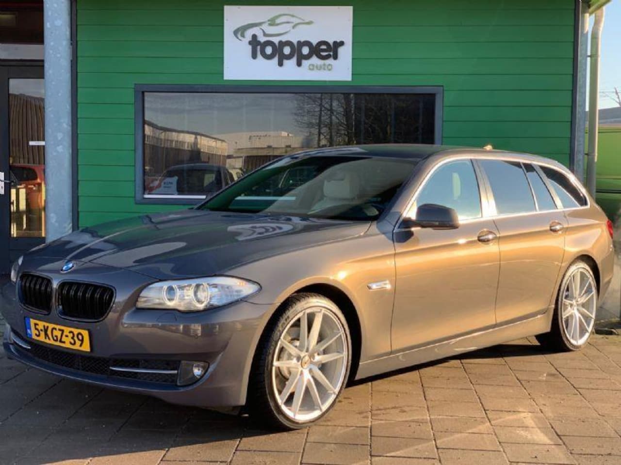 BMW 5-serie Touring - 520i High Executive / Zeer Nette Auto!/ - AutoWereld.nl