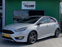 Ford Focus - 1.0 ST-Line | Navigatie | CruiseControl | Trekhaak |