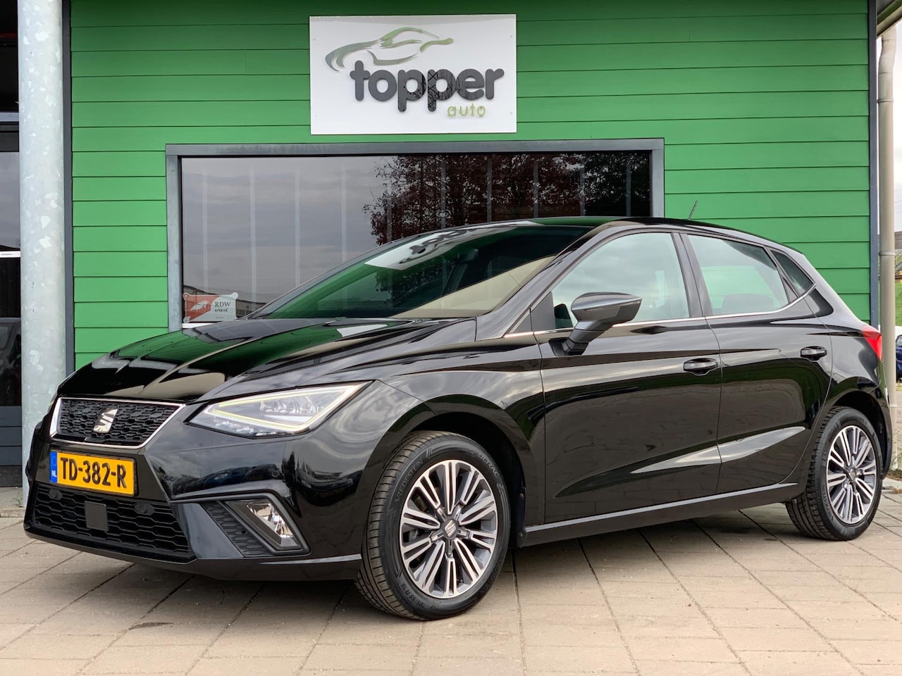 SEAT Ibiza - 1.0 TSI FR | Camera | Cruise Control | Navigatie | LED | Elektrische Ramen | - AutoWereld.nl