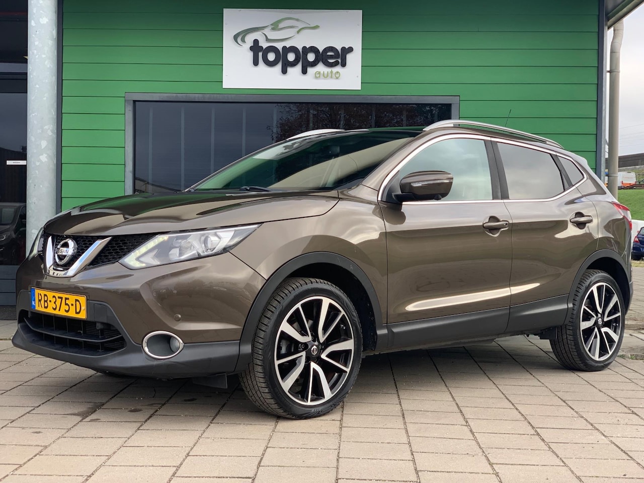Nissan Qashqai - 1.2 Premier Edition | Camera | Pano.Dak | Cruise Control | Navi | LED | - AutoWereld.nl