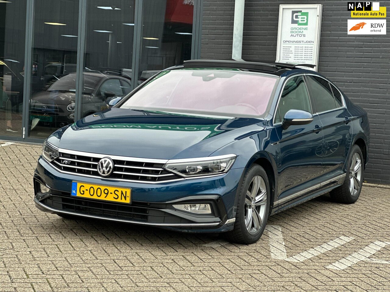 Volkswagen Passat - 1.5 TSI Elegance Business R/PANO-DAK/CAMERA/APP-CONNECT/NL-AUTO/NAP!! - AutoWereld.nl