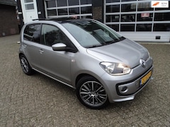 Volkswagen Up! - 1.0 high up Panodak Cruise Stoelverwarming PDC