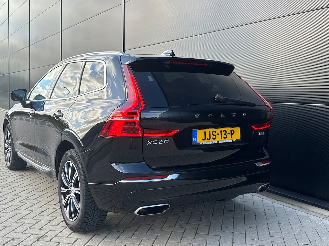 Volvo XC60 - 2.0 T5 AWD Inscription - AutoWereld.nl