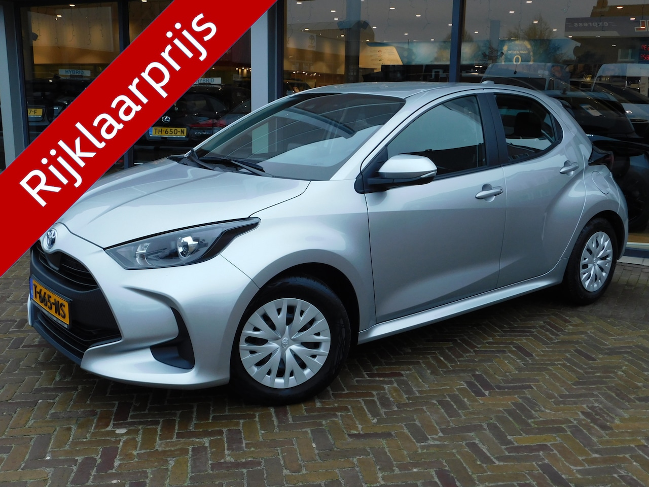 Toyota Yaris - 1.5 Hybrid Active | Trekhaak - AutoWereld.nl