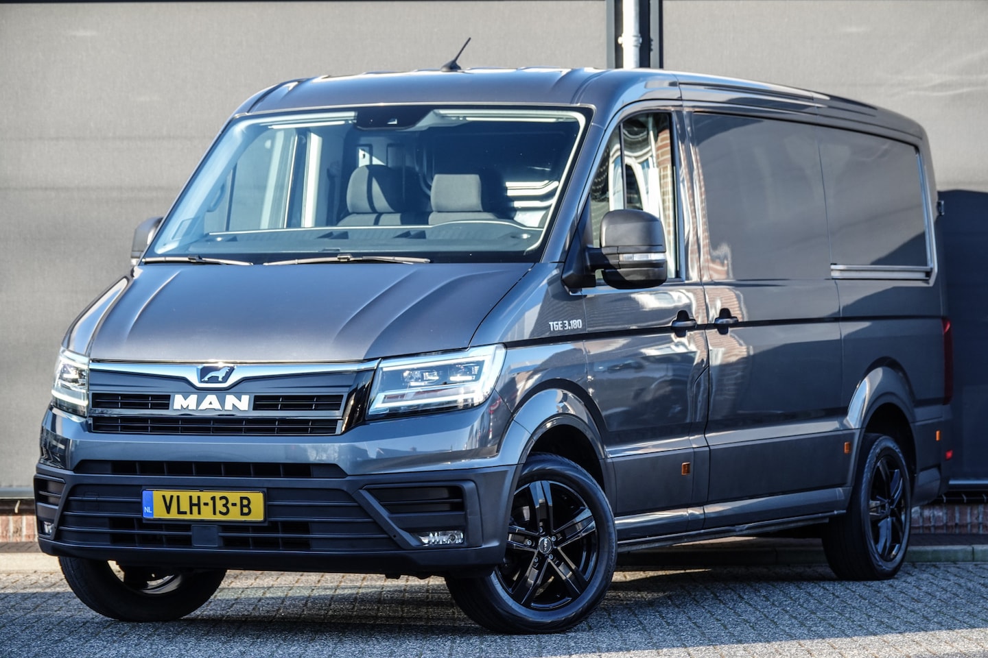 MAN TGE - 35 | 177Pk Aut. | 3.180 | L3H2 | Stoel-Bank | 2xSchuifdeur | Achteruitrijcamera | Trekhaak - AutoWereld.nl