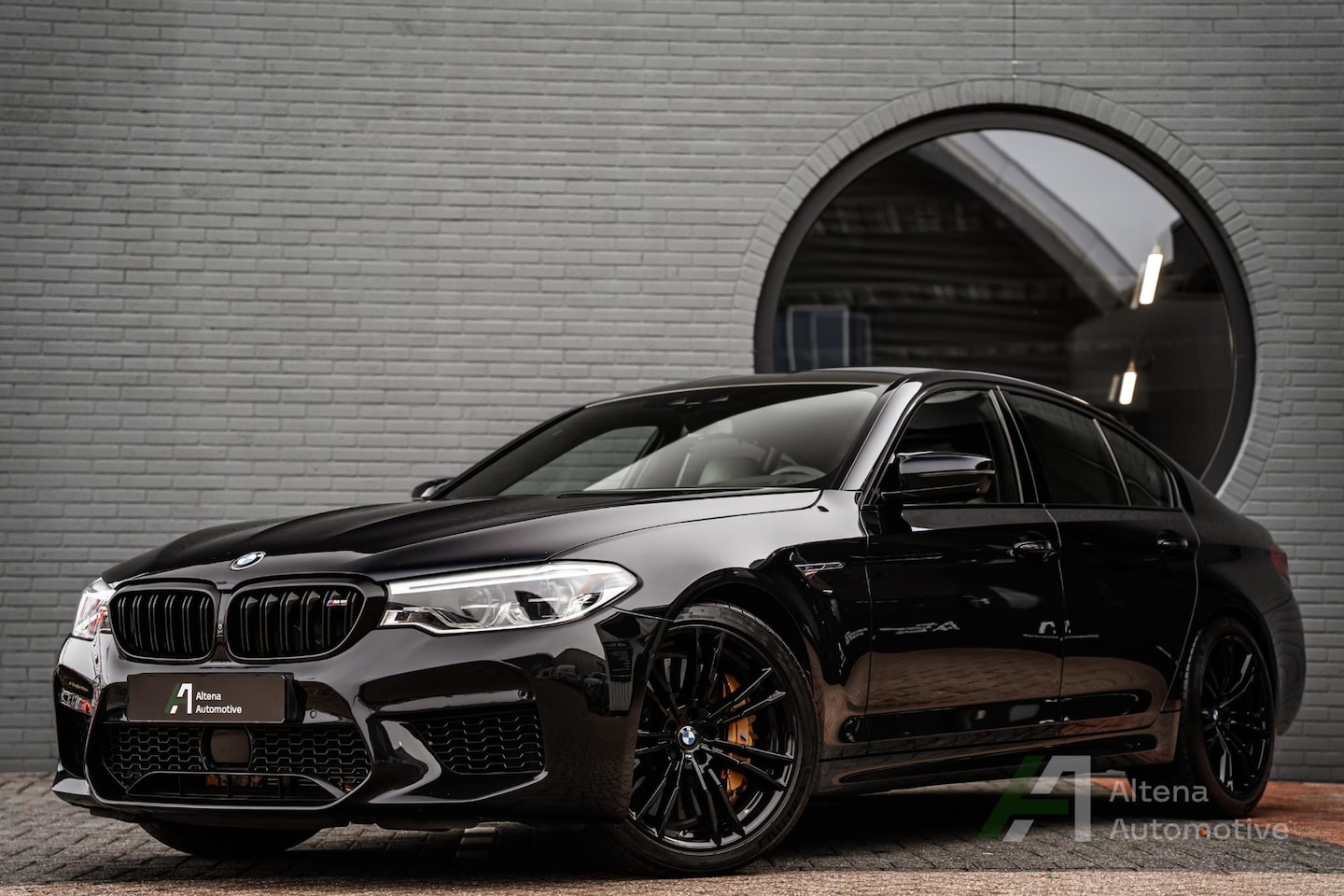 BMW M5 - 5-serie BTW, Ceramische remmen, Bowers & Wilkins, 800pk Mosselman - AutoWereld.nl