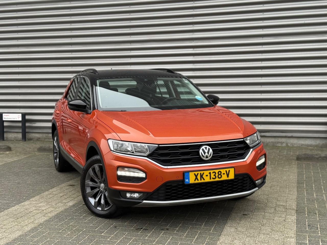 Volkswagen T-Roc - 1.6 TDI Style (bj 2019) ACC|Climate|LED|PDC|NAVI|TWO-TONE - AutoWereld.nl