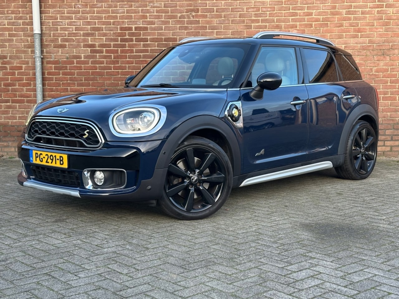 MINI Countryman - Mini 1.5 Cooper S E ALL4 Chili|Pano|Harman-Kardon|Adaptive Cruise| - AutoWereld.nl