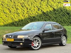 SEAT Leon - UNIEKE Topsport 1.8-20VT 4X4 | Dakraam | Orgi.NL |