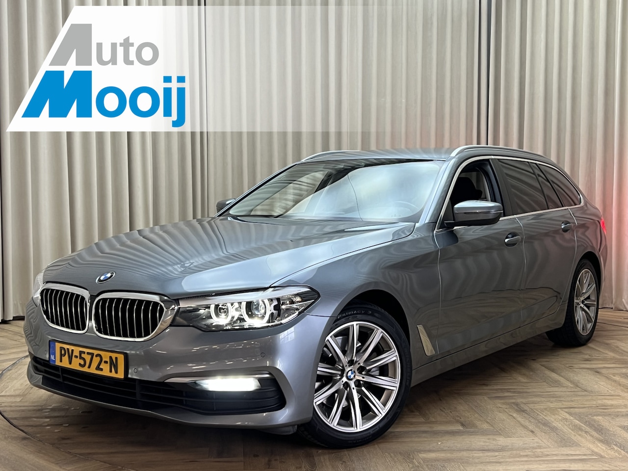BMW 5-serie Touring - 520i Executive *Org.NL!* Navigatie / LED / Cruise / Elektr. Klep / ECC Clima / PDC V&A / 1 - AutoWereld.nl