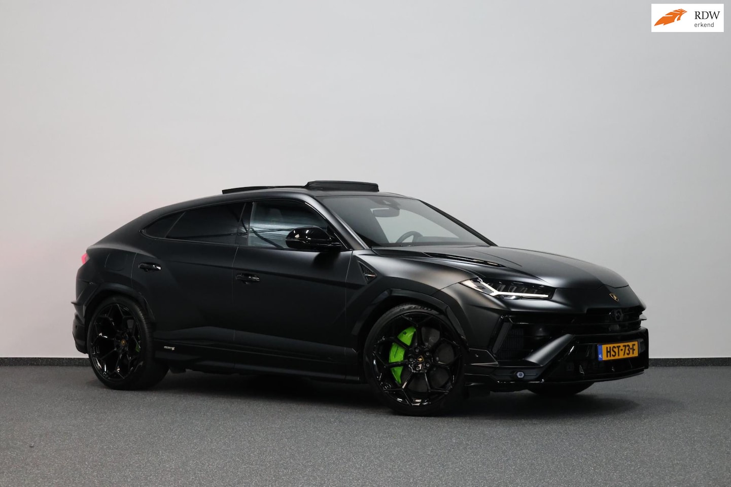 Lamborghini Urus - 4.0 V8 S 668+PK BTW/PPF/AKRAPOVIC/KERAMISCH/B&O/PANO/ACHTERAS.B/LEDER+MASSAGE/23"/CAM/ACC/ - AutoWereld.nl