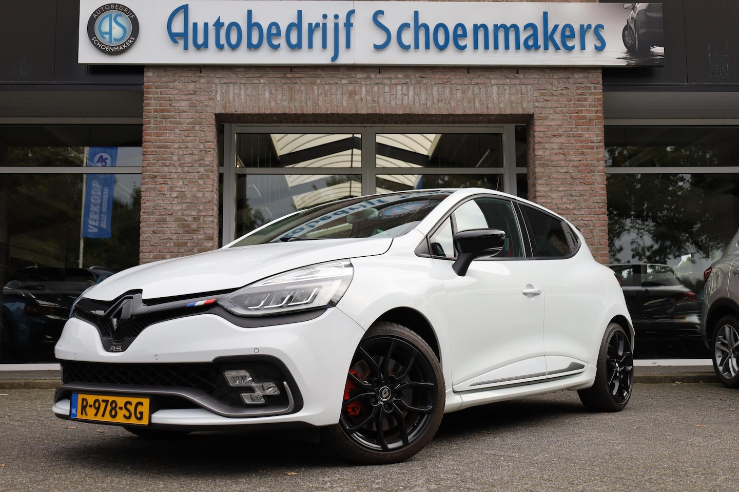 Renault Clio - 1.6 Turbo R.S. CAMERA CARPLAY DAB LED STOELVERW. CRUISE NAVI CLIMA STUURFLIPPERS! - AutoWereld.nl