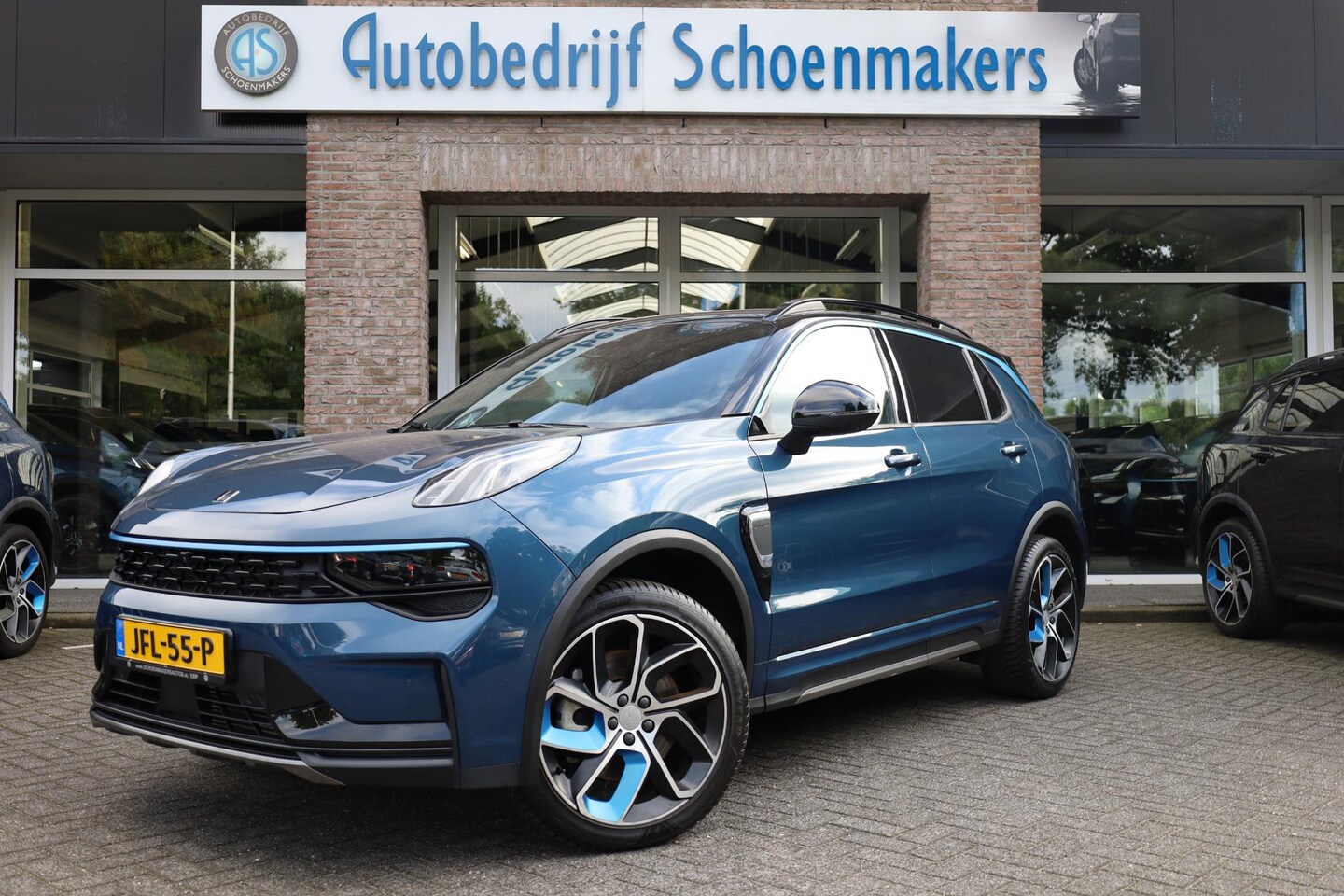 Lynk & Co 01 - 1.5 261PK! 6.6Kwh LADEN! 360-CAMERA PANO/SCHUIF INFINITY DAB NAVI CARPLAY CAMERA STOELVERW - AutoWereld.nl