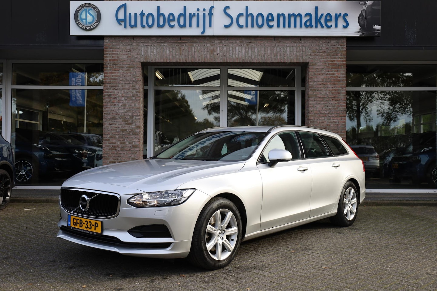 Volvo V90 - 2.0 T5 Momentum TREKHAAK-ELEC. STOELVERW. NAVI CITY-SAFETY ENZ. - AutoWereld.nl