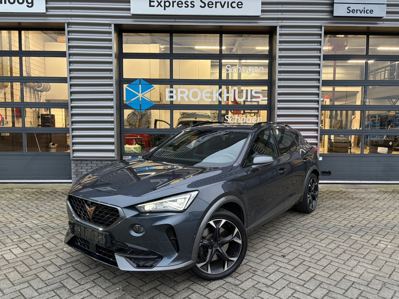 CUPRA Formentor - 1.4 VZ 245 pk Tribe Edition e-Hybrid 6-DSG | Wegklapbare Trekhaak | Achteruitrijcamera | C - AutoWereld.nl