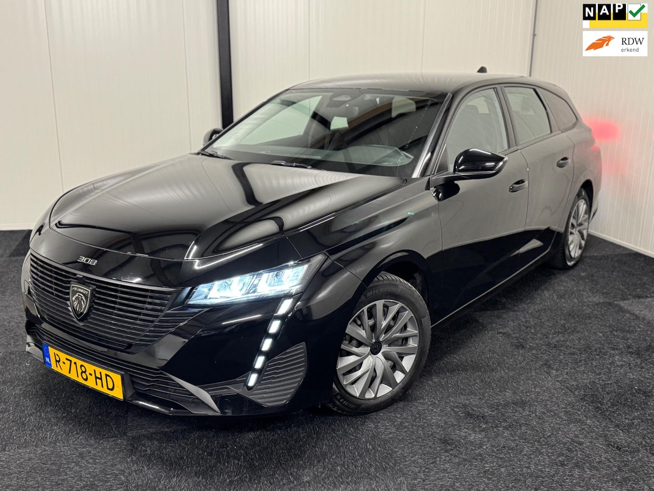 Peugeot 308 SW - 1.2 PureTech 2022 CARPLAY/LED/BTW/KEYLESS/PDC/NAVI/RIJKLAAR - AutoWereld.nl