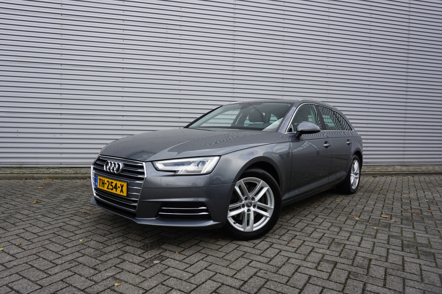 Audi A4 Avant - 2.0 TDI Sport Lease Edition Climate / Navi / Cruise / Parkeers. / Led / Lm velgen / NAP - AutoWereld.nl