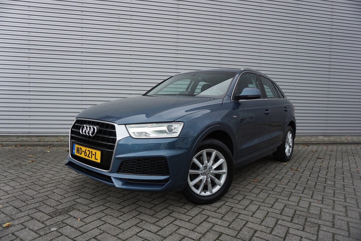 Audi Q3 - 1.4 TFSI CoD Adrenalin AUTOMAAT - Climate / Navi / Cruise / Parkeers. / Lm velgen / NAP - AutoWereld.nl