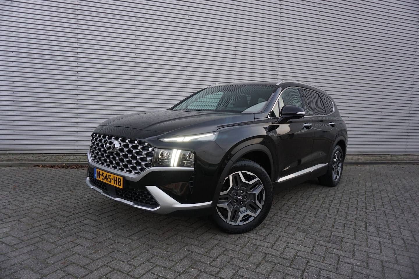 Hyundai Santa Fe - 1.6 T-GDI HEV Premium 1e Eigenaar / FULL OPTION / Climate / Navi / Camera / Stoelverw. / C - AutoWereld.nl