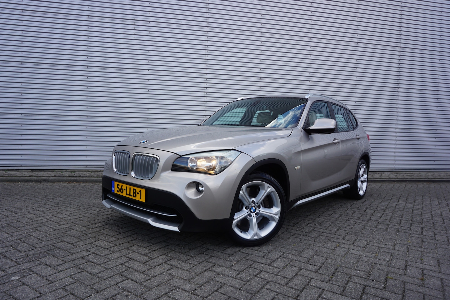 BMW X1 - xDrive28i Executive AUTOMAAT - Climate / Navi / Cruise / Leder / Elektr. ramen / Trekhaak - AutoWereld.nl