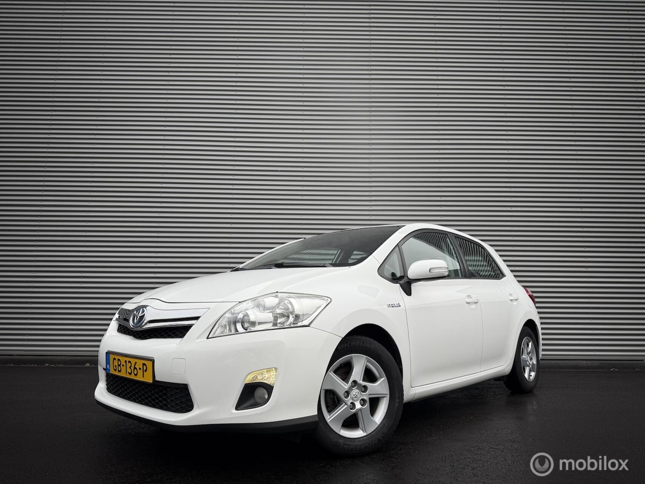 Toyota Auris - 1.8 Full Hybrid Aspiration Automaat| Afn. Trekhaak | Clima | Isofix | Dealer onderhouden - AutoWereld.nl