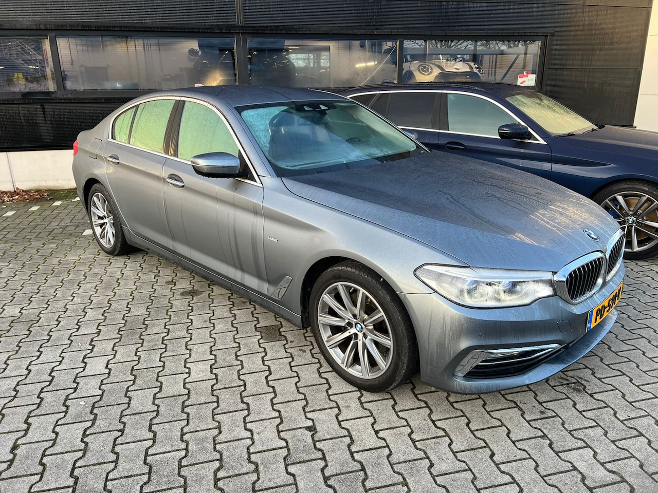 BMW 5-serie - 520d luxury comfortzetels led navi leer trekhaak nl auto! Dealer onderhouden - AutoWereld.nl