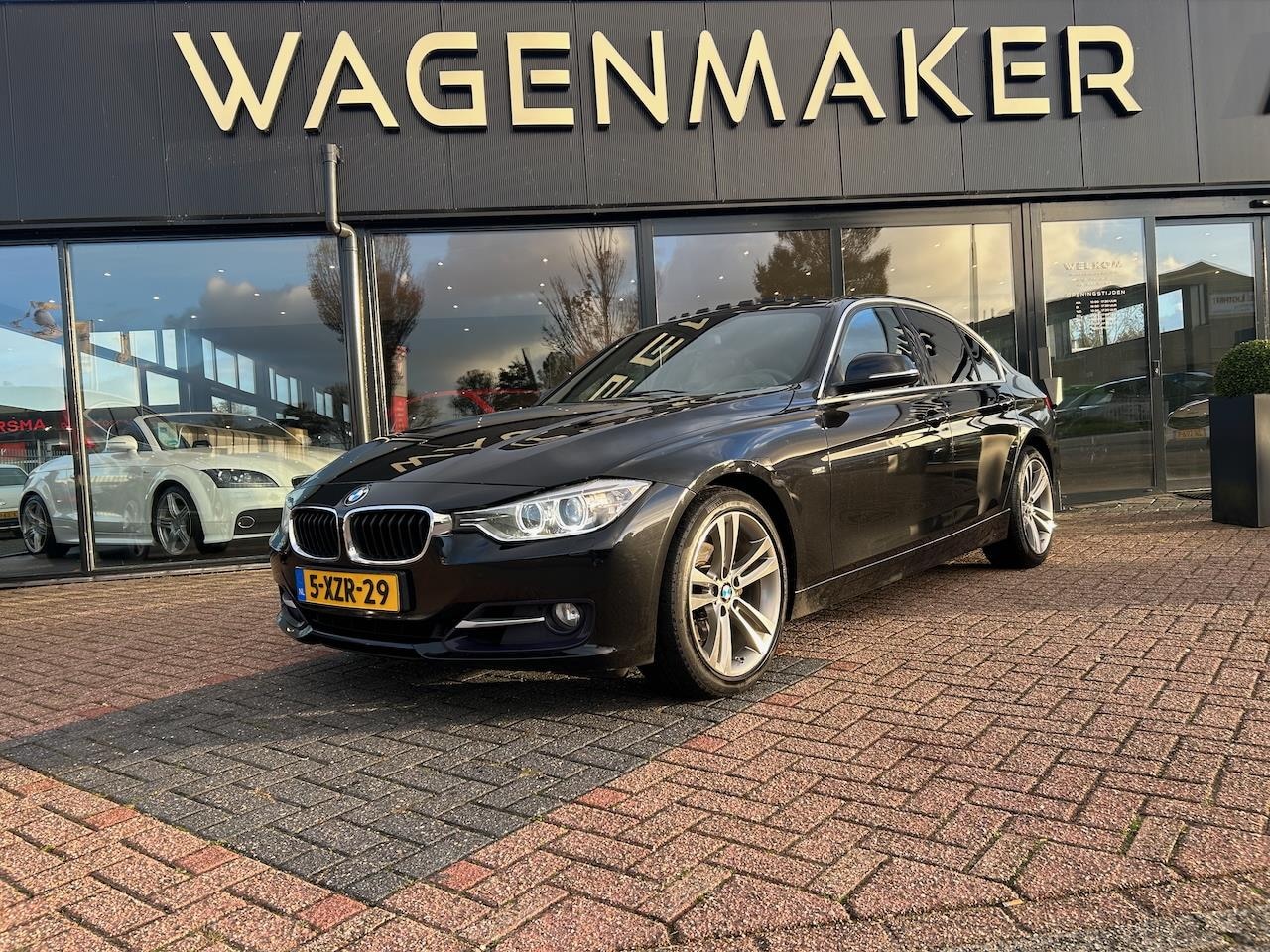 BMW 3-serie - 320i High Executive AUT|Leder|Cruis|NAVI|DealerOH - AutoWereld.nl