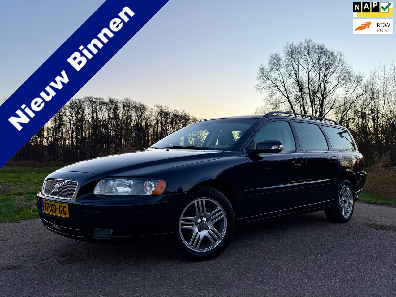 Volvo V70 - 2.4 Edition Classic Automaat | Leder | Stoelverwarming | Clima | Trekhaak | Xenon | 16" Ve - AutoWereld.nl