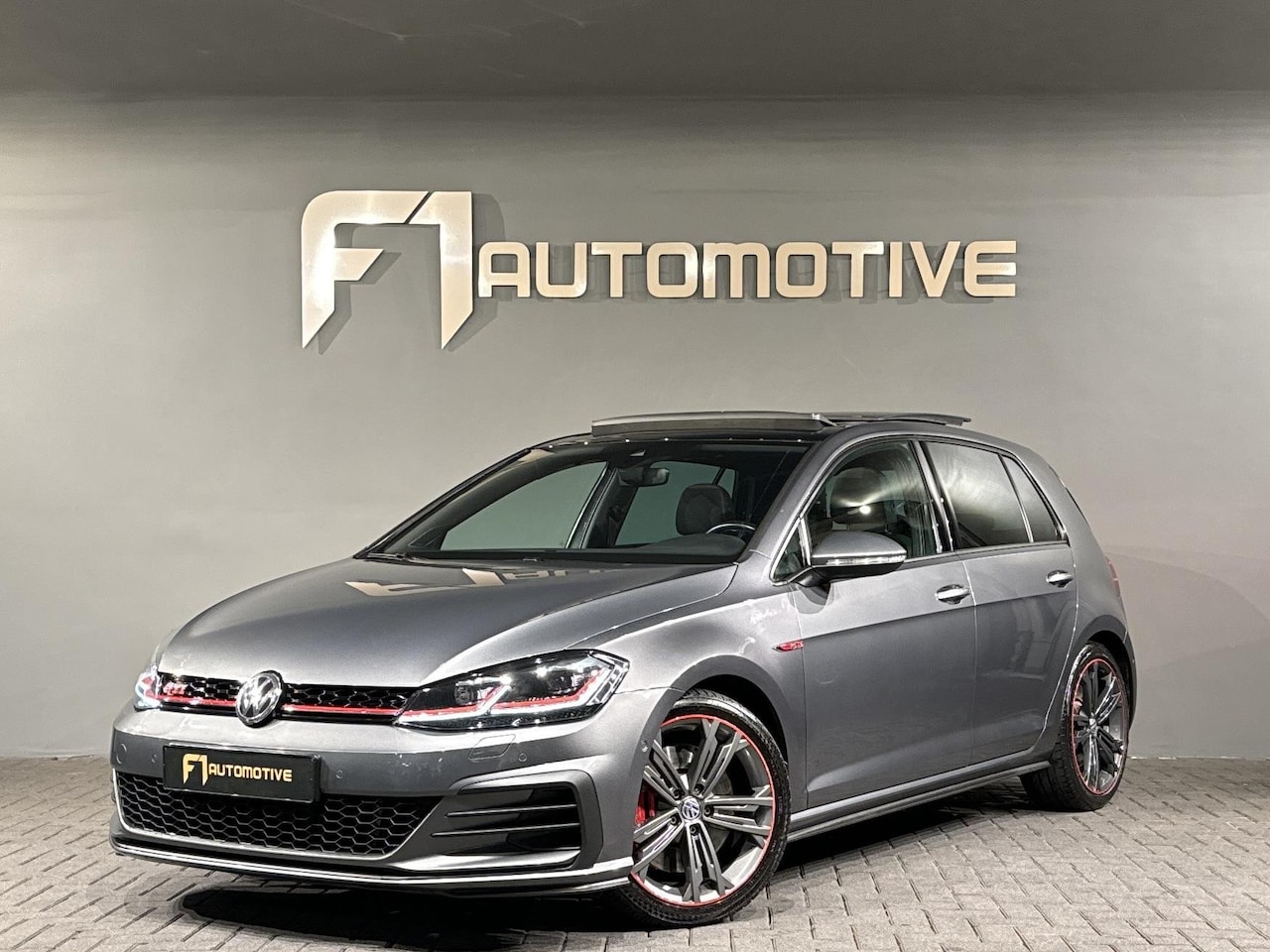 Volkswagen Golf - 2.0 TSI GTI Performance Pano|Dynaudio|DCC|Dodehoek|ACC|Lane Assist|Camera|ParkPilot|Standk - AutoWereld.nl