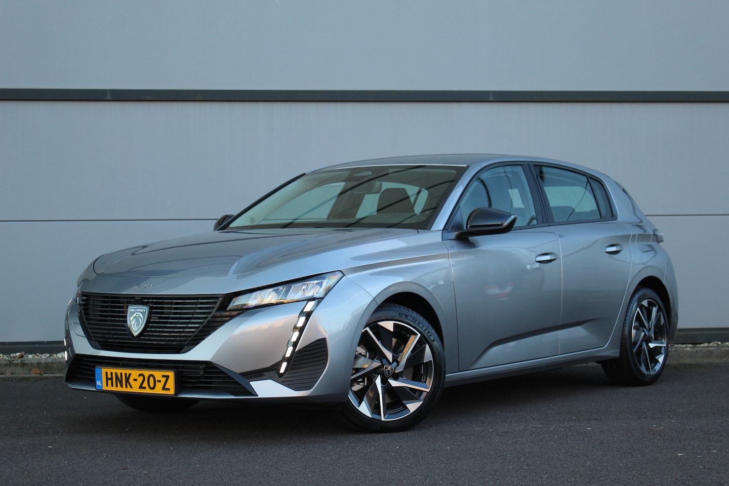 Peugeot 308 - 1.6 PHEV 180 PK Active Pack BNS | NAV | Adap.Cruise C. | CarPlay | Climate C. | LED | DAB+ - AutoWereld.nl