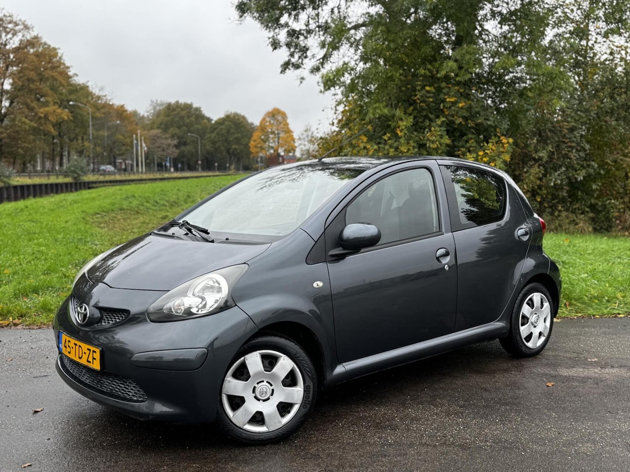 Toyota Aygo - 1.0-12V + 5 Deurs/Airco/Nwe Apk - AutoWereld.nl