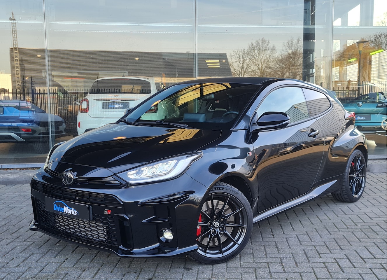Toyota Yaris - 1.6 GR Performance | Nieuwstaat | Carplay | Camera | Milltek Interesse, Proefrit? Bel of a - AutoWereld.nl