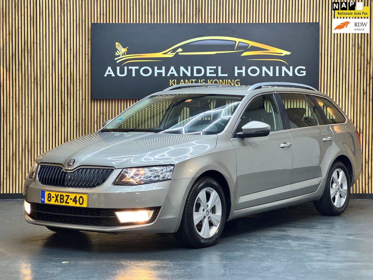 Skoda Octavia Combi - 1.4 TSI Greentech Elegance|AUT|PSENSOR|CRUISE|AIRCO|TREKHAAK| - AutoWereld.nl