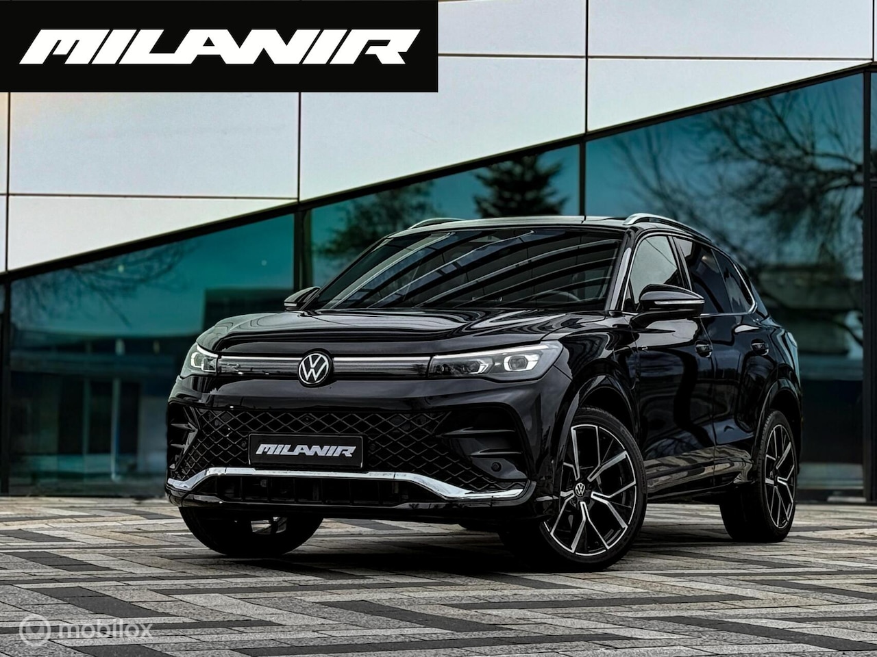 Volkswagen Tiguan - 1.5 eTSI R-Line |Pano|H&K|360|ACC|Massage - AutoWereld.nl