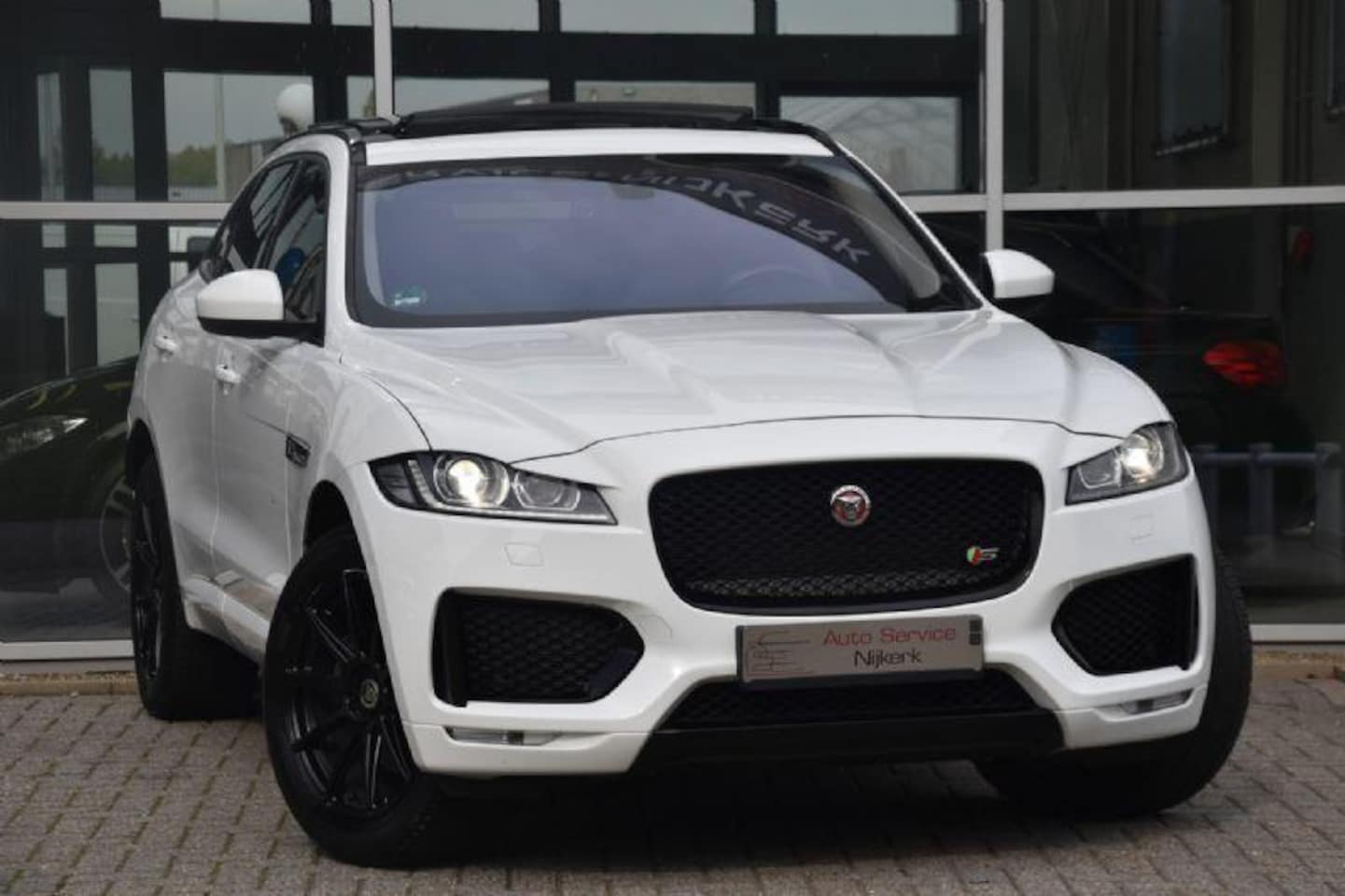 Jaguar F-Pace - 3.0 R-Sport AWD 35t Aut. Pano.dak Leder Led Nav. - AutoWereld.nl